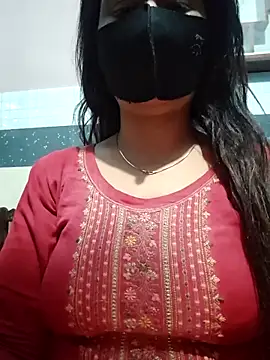 Snapshot of Aishwaryaa_69 chatting on February 2025 01:56:02 PM Aishwaryaa 69 online show from February 2025 01:56:02 PM