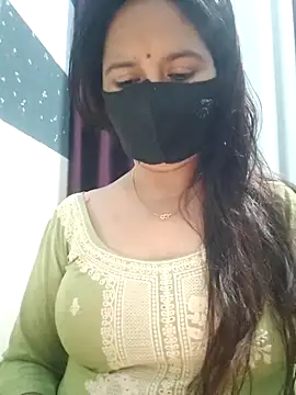 Snapshot of Aishwaryaa_69 chatting on February 2025 08:17:01 AM Aishwaryaa 69 online show from February 2025 08:17:01 AM