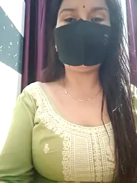 Snapshot of Aishwaryaa_69 chatting on February 2025 02:52:02 PM Aishwaryaa 69 online show from February 2025 02:52:02 PM