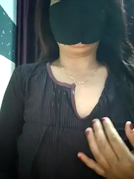 Snapshot of Aishwaryaa_69 chatting on February 2025 12:42:01 PM Aishwaryaa 69 online show from February 2025 12:42:01 PM