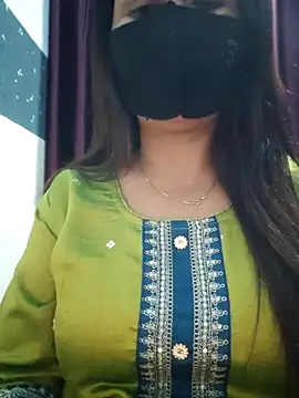 Snapshot of Aishwaryaa_69 chatting on March 2025 03:59:01 PM Aishwaryaa 69 online show from March 2025 03:59:01 PM