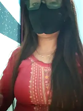 Snapshot of Aishwaryaa_69 chatting on March 2025 03:07:02 PM Aishwaryaa 69 online show from March 2025 03:07:02 PM