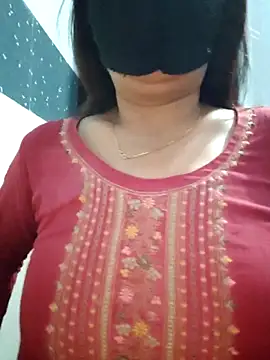 Snapshot of Aishwaryaa_69 chatting on March 2025 03:53:02 PM Aishwaryaa 69 online show from March 2025 03:53:02 PM