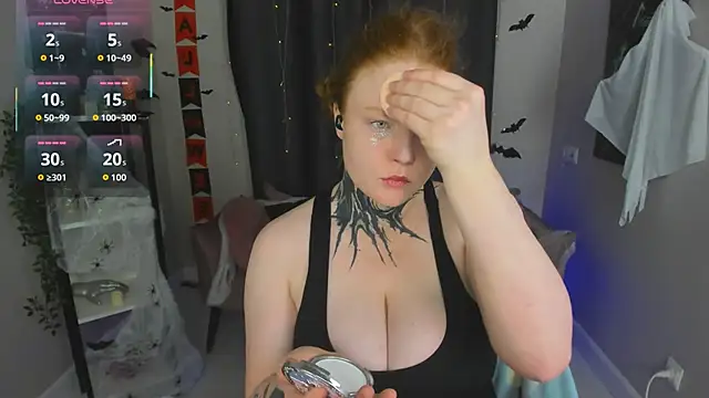 Snapshot of Cassie_xKiss chatting on October 2025 08:32:01 PM Cassie xKiss online show from October 2025 08:32:01 PM