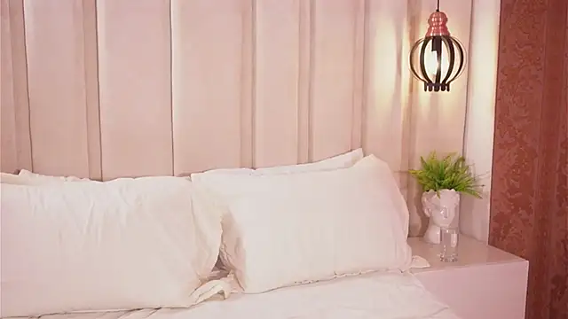 bonniekim  online show from October 2025 04:59:01 PM