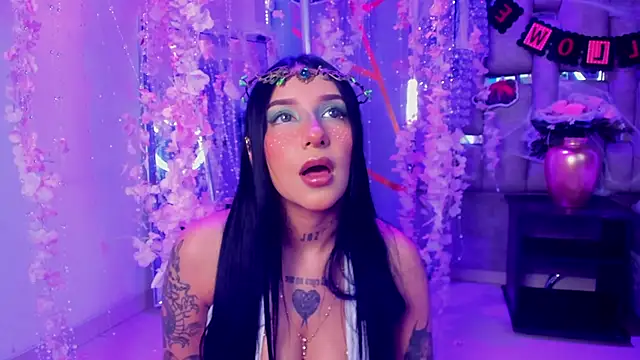 Leiaa  online show from October 2025 05:57:02 AM