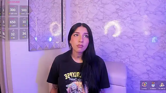 Leiaa  online show from November 2025 01:00:01 AM