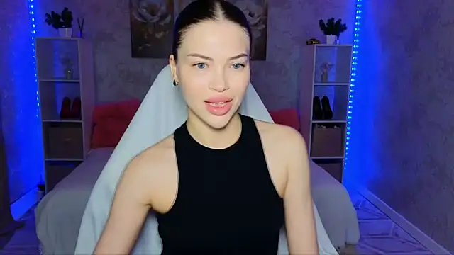 Snapshot of EmmyMills chatting on May 2026 06:23:02 PM EmmyMills online show from May 2026 06:23:02 PM