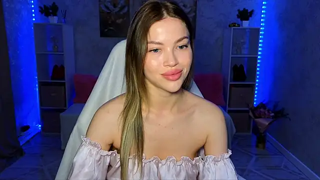 Snapshot of EmmyMills chatting on June 2026 09:06:02 PM EmmyMills online show from June 2026 09:06:02 PM