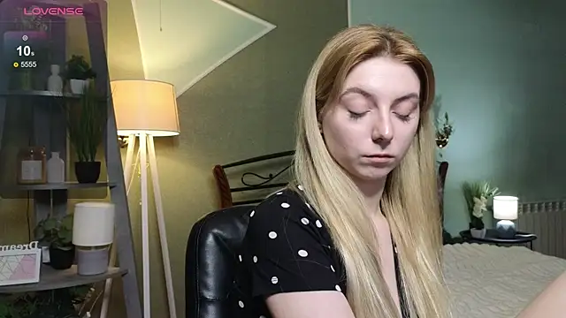 ever anderson online show from February 2025 04:52:01 PM
