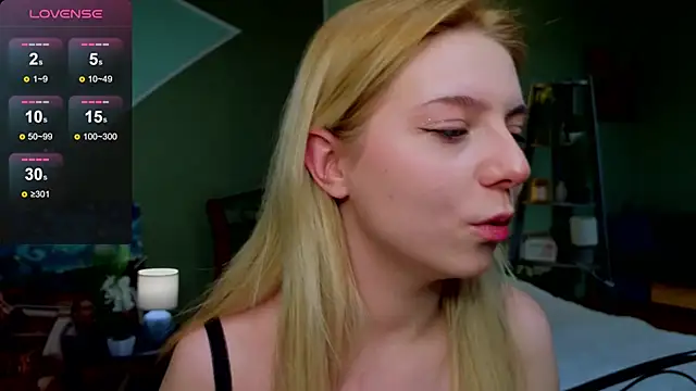 ever anderson online show from March 2025 11:49:02 AM