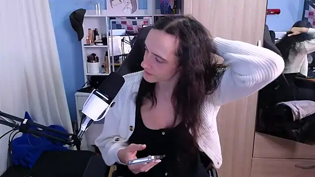 MemiKouki online show from January 2025 09:05:01 PM