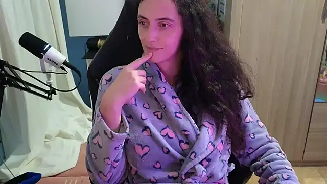 MemiKouki online show from October 2025 05:44:02 PM