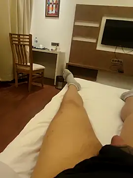 Hunk-Hand6 online show from December 2025 12:12:01 PM