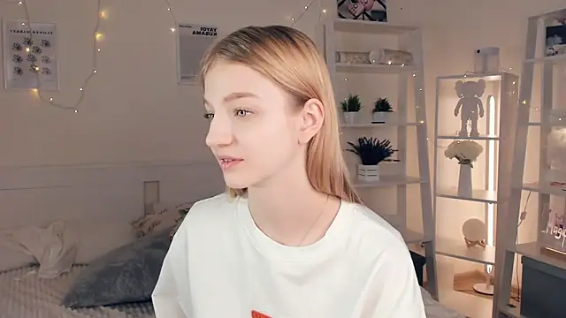 YuNabif online show from February 2025 01:13:02 PM