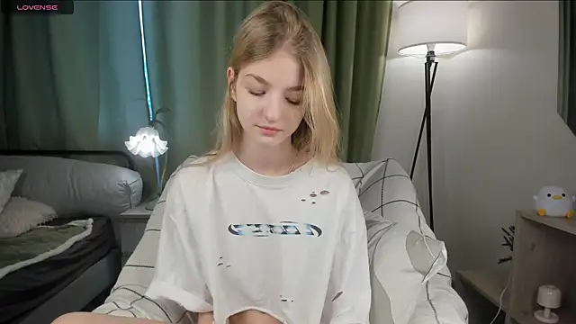 YuNabif online show from November 2025 07:11:02 AM