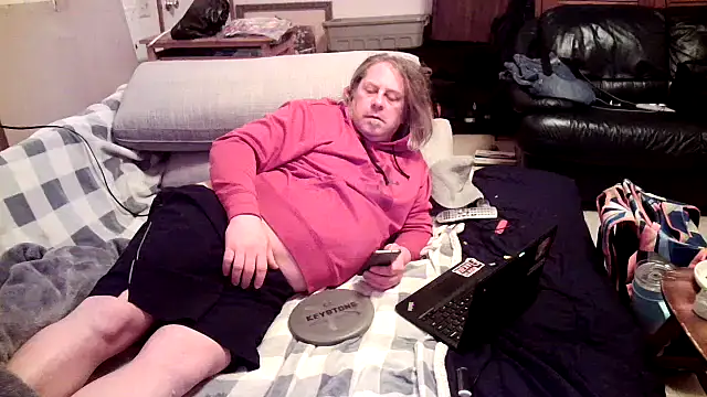 Snapshot of Mic_Oxinner chatting on December 2024 12:16:02 PM Mic Oxinner online show from December 2024 12:16:02 PM