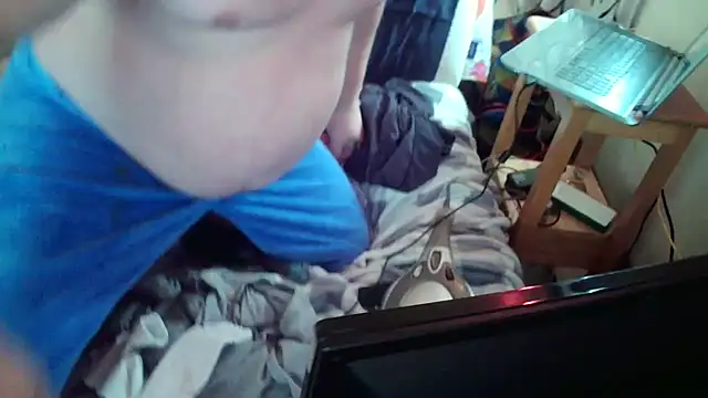 Snapshot of Mic_Oxinner chatting on January 2025 06:49:01 PM Mic Oxinner online show from January 2025 06:49:01 PM