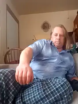 Snapshot of Mic_Oxinner chatting on February 2025 08:35:02 PM Mic Oxinner online show from February 2025 08:35:02 PM