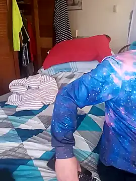 Snapshot of Mic_Oxinner chatting on February 2025 07:07:01 PM Mic Oxinner online show from February 2025 07:07:01 PM