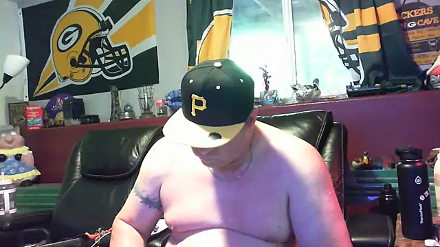 Snapshot of Mic_Oxinner chatting on September 2025 11:30:02 PM Mic Oxinner online show from September 2025 11:30:02 PM