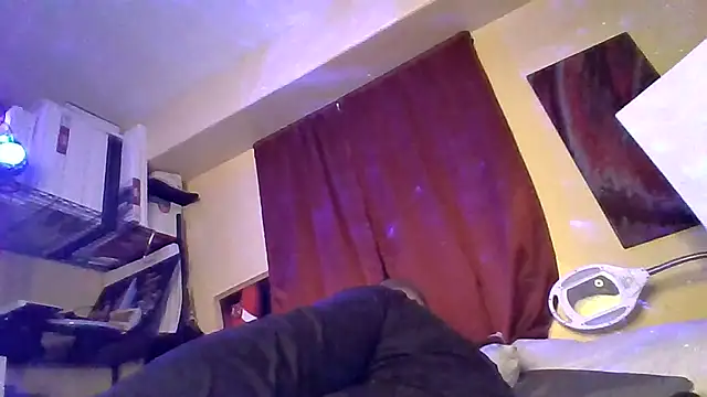 Snapshot of Mic_Oxinner chatting on October 2025 09:08:01 AM Mic Oxinner online show from October 2025 09:08:01 AM