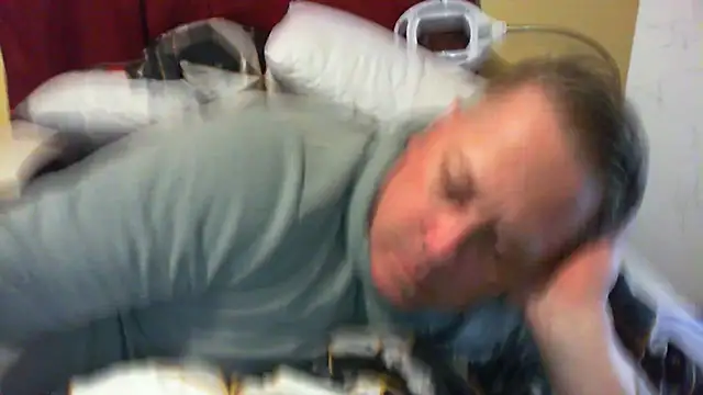 Snapshot of Mic_Oxinner chatting on October 2025 10:14:01 AM Mic Oxinner online show from October 2025 10:14:01 AM