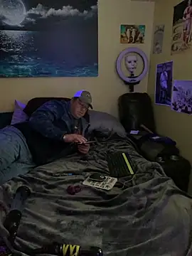 Mic Oxinner online show from April 2026 10:27:01 PM