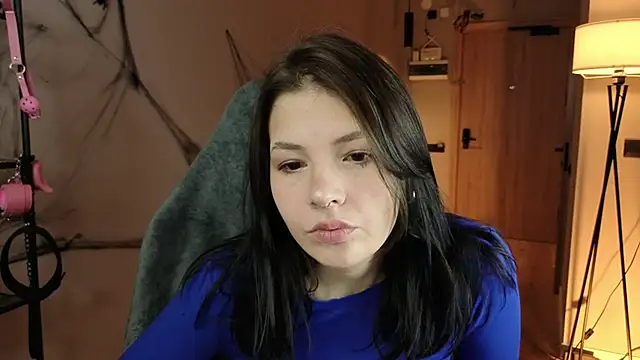 AnnaTrueno online show from November 2025 06:30:01 PM