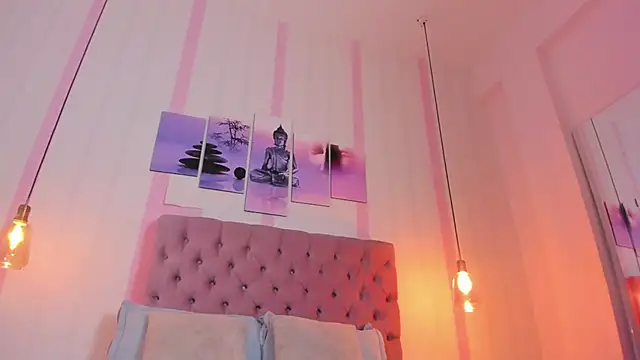 Sophia turneer online show from February 2025 08:31:01 PM