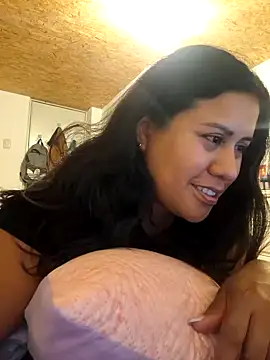 Snapshot of KasiaVenus_ chatting on January 2025 04:12:02 AM KasiaVenus online show from January 2025 04:12:02 AM