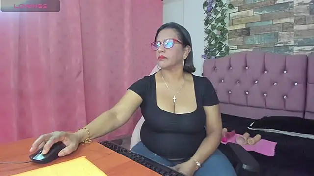 elizabeth mature23 online show from December 2024 01:00:01 PM