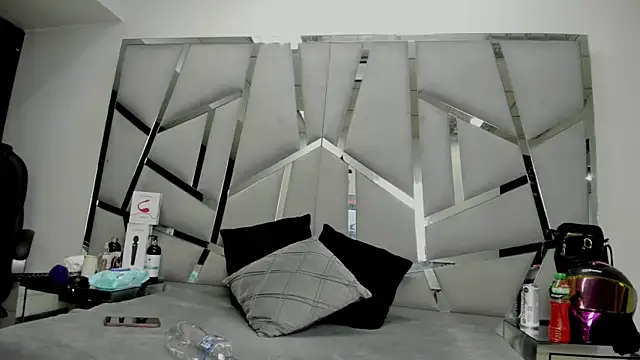 Catherinee69 x online show from April 2026 03:13:01 AM