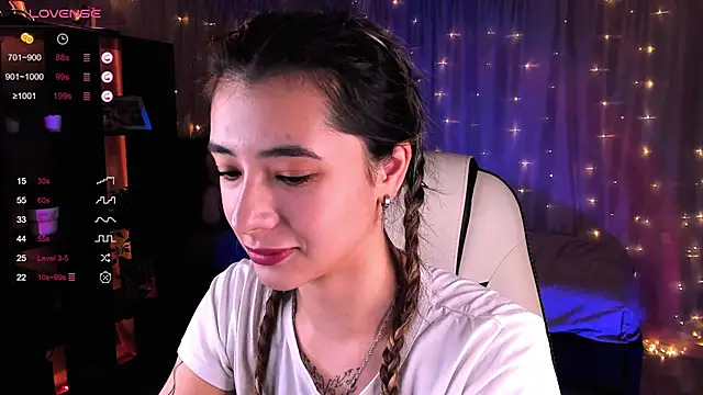Snapshot of DarlaLike chatting on December 2024 04:45:01 AM DarlaLike online show from December 2024 04:45:01 AM