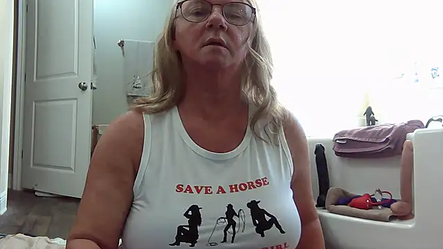 Lollipoplover52 online show from December 2024 09:46:01 PM