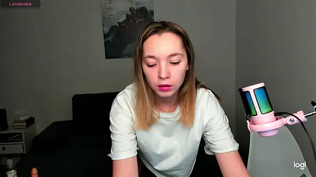 MiaThaine online show from December 2024 03:15:01 AM