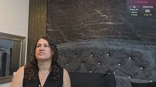 charlotte  G online show from April 2026 10:47:02 AM