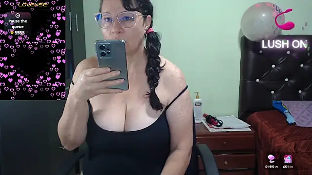 Snapshot of hairyglad69 chatting on February 2025 02:20:02 PM hairyglad69 online show from February 2025 02:20:02 PM