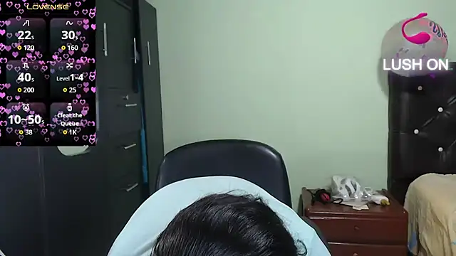 Snapshot of hairyglad69 chatting on September 2025 02:18:02 PM hairyglad69 online show from September 2025 02:18:02 PM