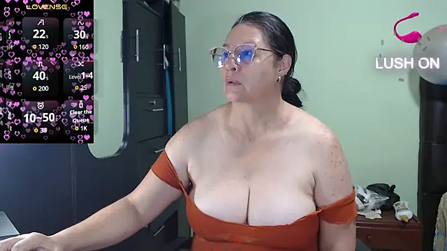 Snapshot of hairyglad69 chatting on October 2025 01:29:01 PM hairyglad69 online show from October 2025 01:29:01 PM