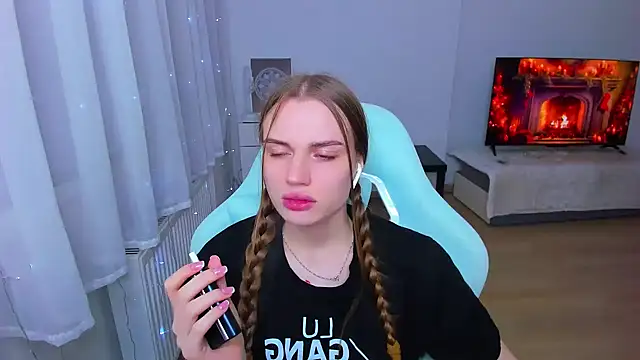 StellaLawless online show from December 2024 12:25:01 AM