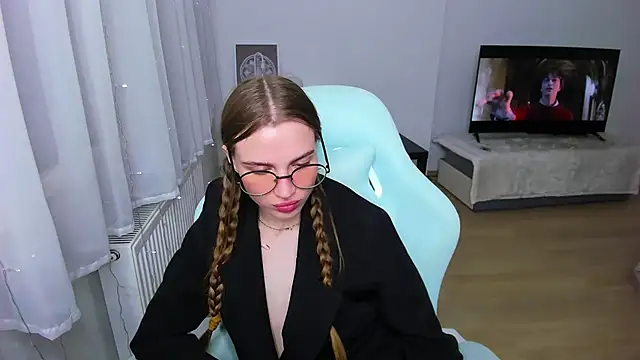 StellaLawless online show from December 2024 02:43:02 AM