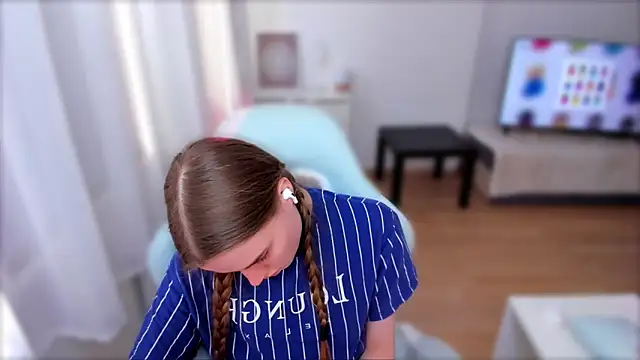 StellaLawless online show from March 2025 05:00:02 AM