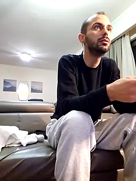 denisxlRo online show from December 2025 04:34:02 PM