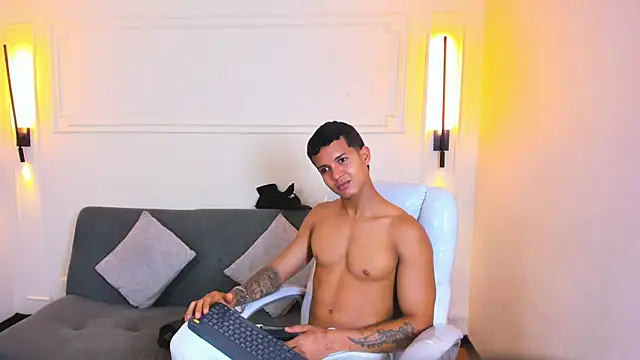 Paradise boy s online show from April 2026 07:52:02 PM