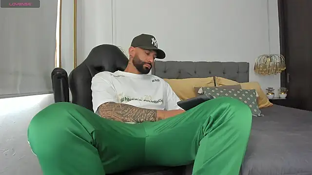 Yorby Maxx1 online show from January 2025 08:25:02 PM