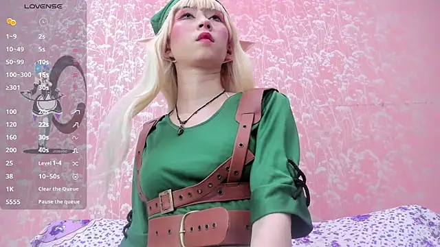 Snapshot of NEZUKO_MITSURI chatting on May 2026 05:43:01 PM NEZUKO MITSURI online show from May 2026 05:43:01 PM