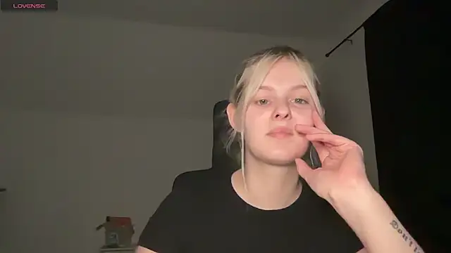 Allylove03 online show from September 2025 05:27:01 PM