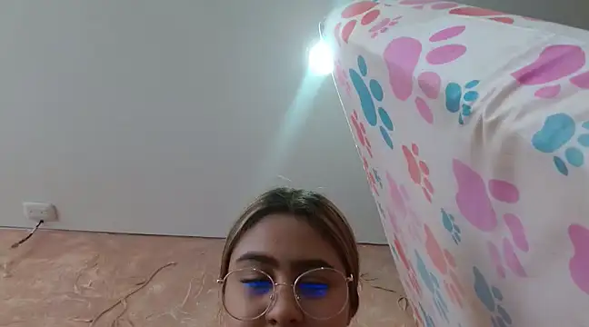 Snapshot of Miabonnett_ chatting on December 2024 05:04:02 PM Miabonnett online show from December 2024 05:04:02 PM
