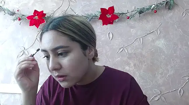 Snapshot of Miabonnett_ chatting on December 2024 01:51:02 PM Miabonnett online show from December 2024 01:51:02 PM